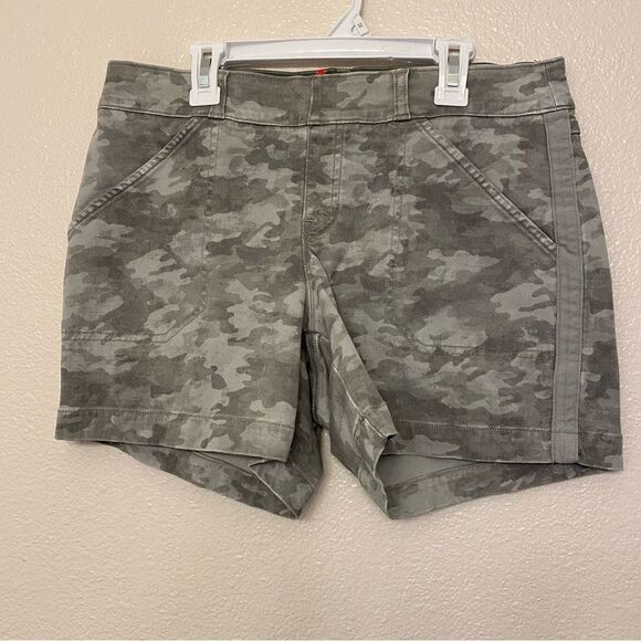 Spanx pull on camo green stonewash shorts stretch mud rise twill 5” size M - Picture 2 of 11